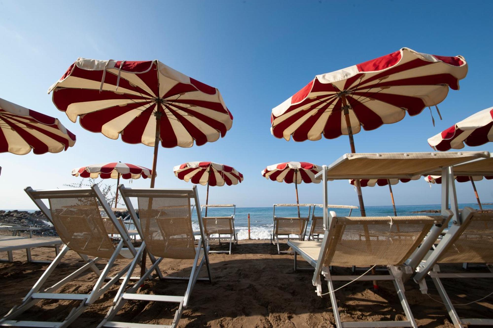 Nicoletta Rivieraholiday Albenga Buitenkant foto